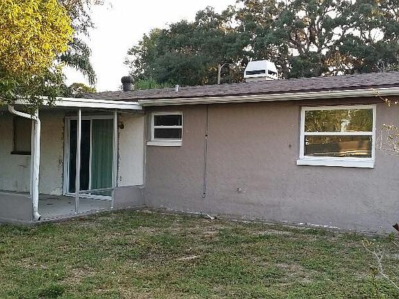 3rd image of 2517 Flintwood Dr