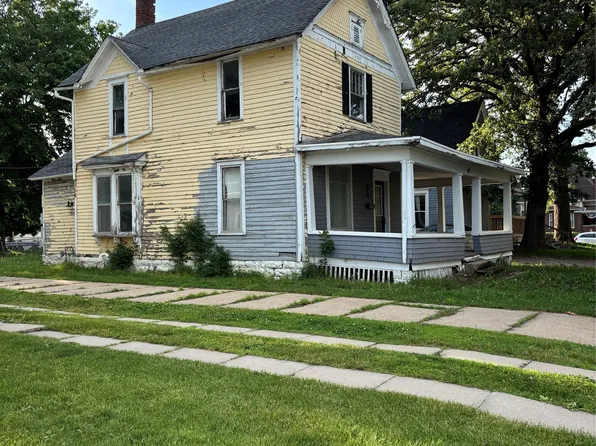 104 S Sumner Ave, Creston, IA 50801