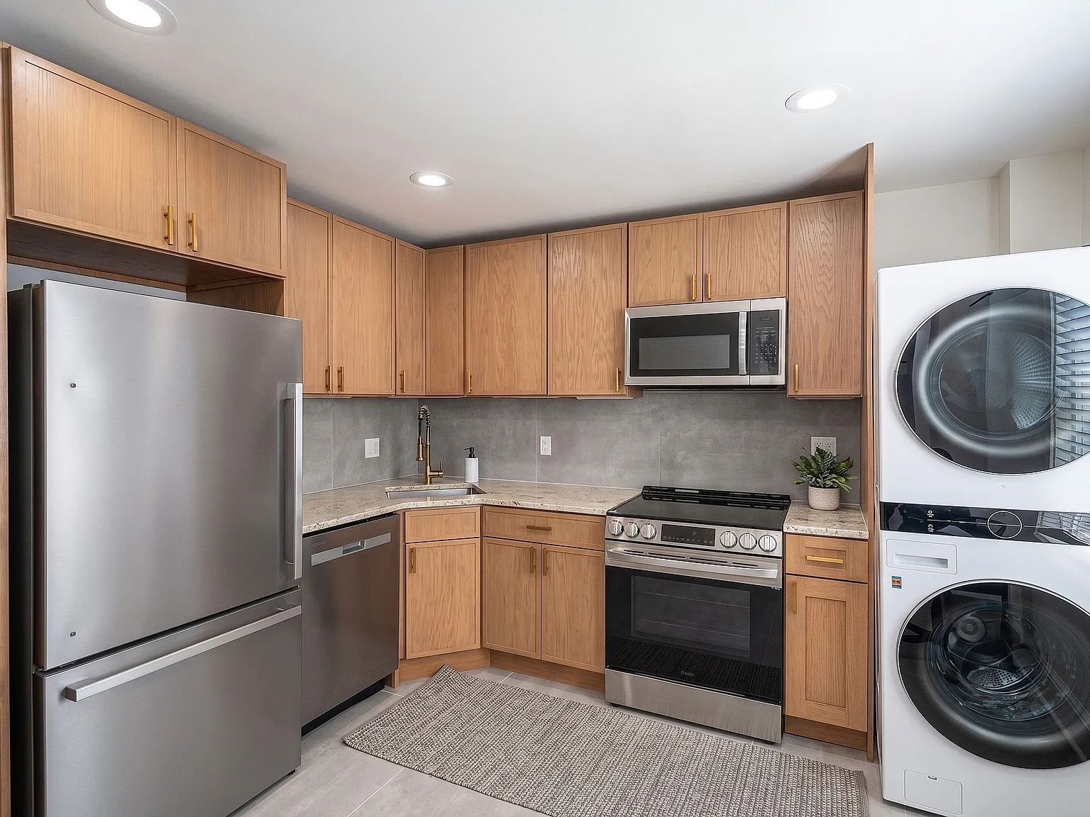 4 bed, 1500 sqft, $3,800 — Photo 1