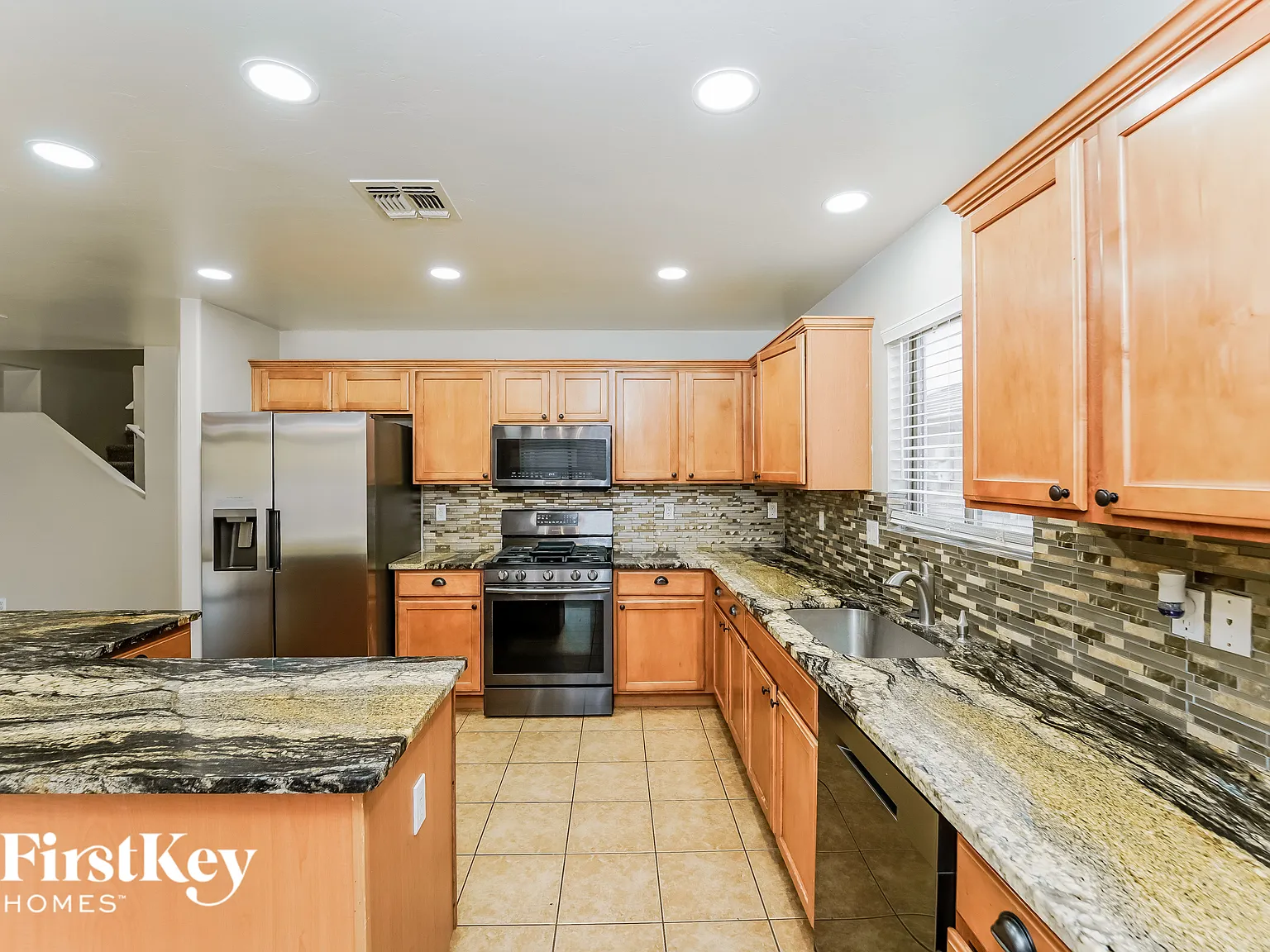 5 bed, 3.0 bath, 2271 sqft, $2,645 — Photo 4