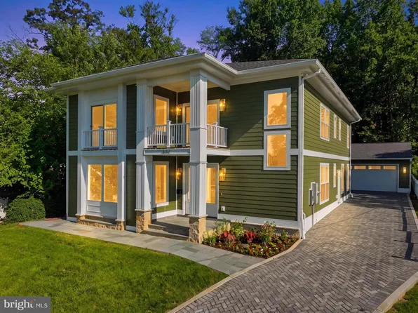 132 N Earley St, Alexandria, VA 22304