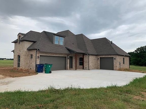 2nd image of 1057 Alexis Dr