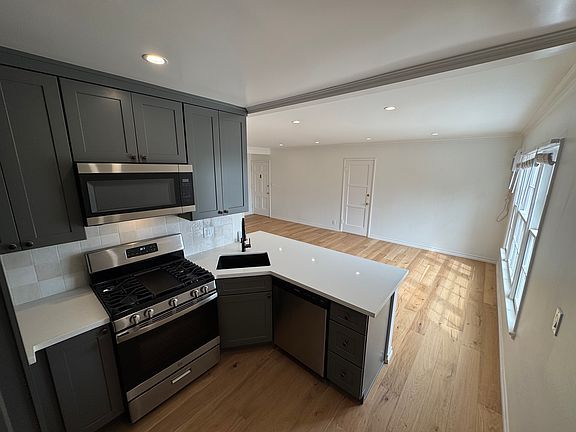 3rd image of 4634 Los Feliz Blvd APT 2