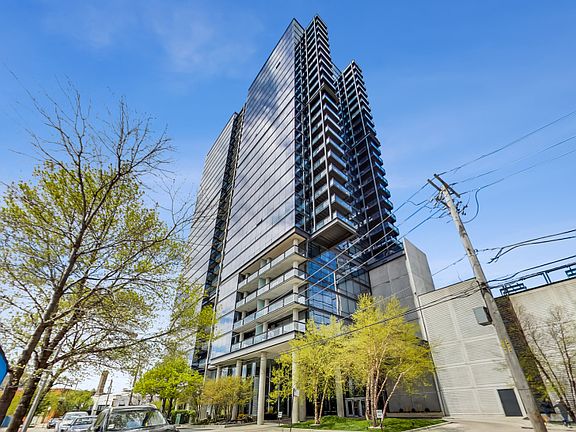 2nd image of 860 W Blackhawk St Unit 1201