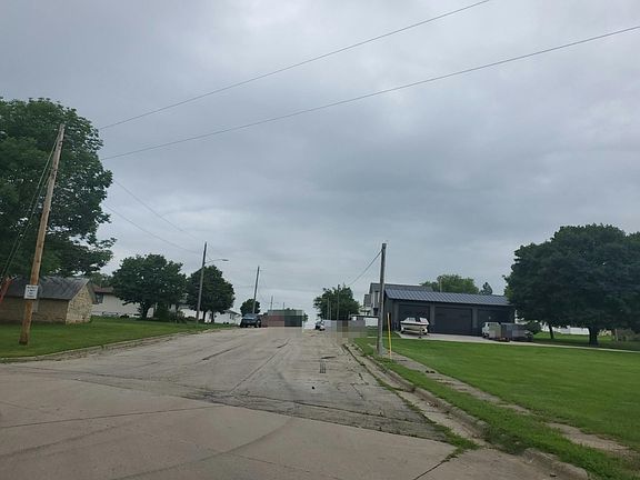 4th image of 1965 New Vienna Rd