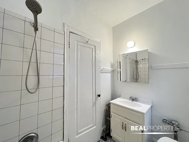 4829 N Damen Ave — Photo 9