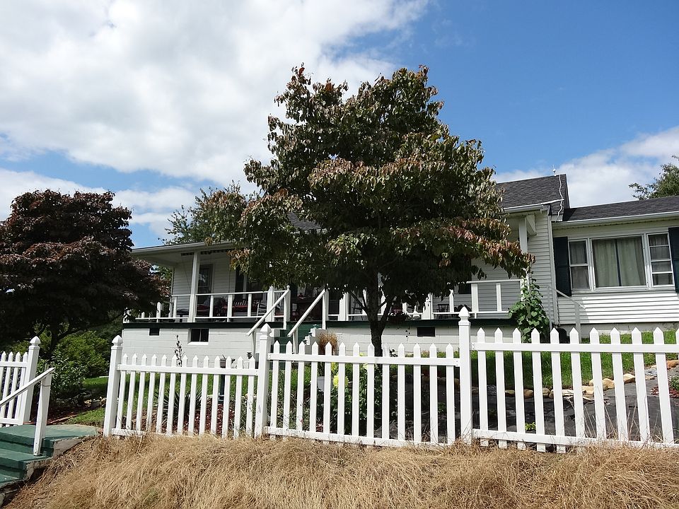 1st image of 303 Wells Chapel Ln