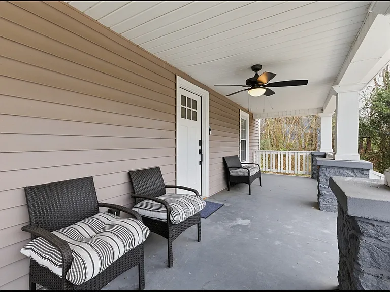 1716 Chapel Hill Rd — Photo 6