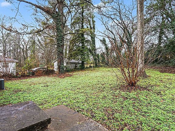 4th image of 2135 Jernigan Dr SE