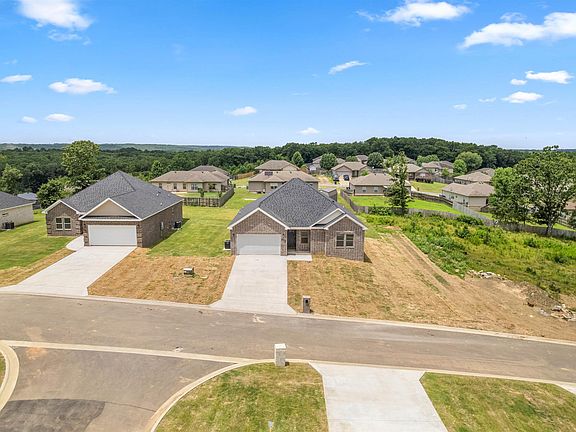 2nd image of 517 Madeleine Cir