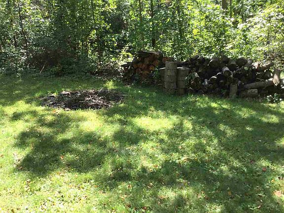5th image of N3335 N Wisconsin St