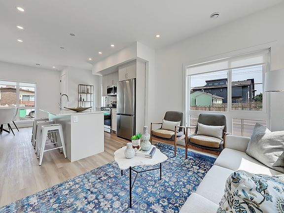 4th image of 505 22nd Ave NW