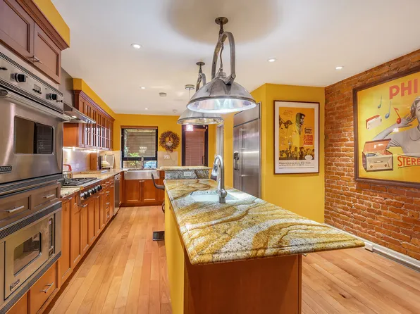 101 Hamilton Place image 2 of 12