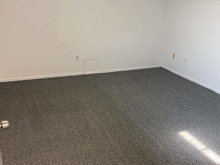 5030 Ridgewood Rd E — Photo 11