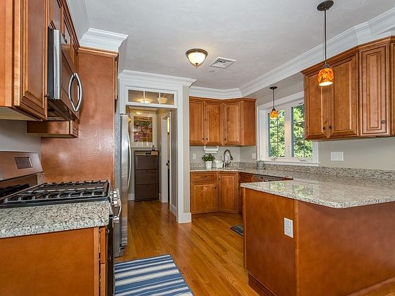 3rd image of 65 Cleverly Ct APT 5