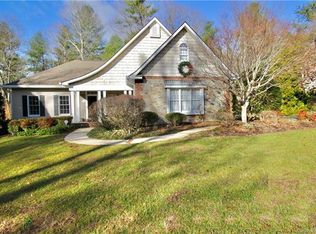 112 White Cedar Ln, Hendersonville, NC 28791
