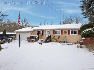 4843 Gilbo Ave, Waterford, MI 48328