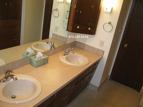 Dual Vanity