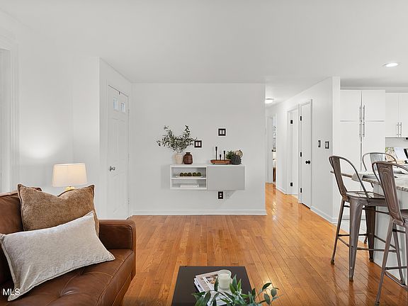 5th image of 9 Reservoir Road