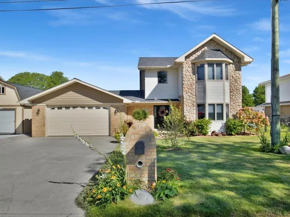 7274 Bluebill St, Clay, MI 48001