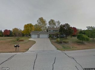 2322 Hillcrest Dr, Delafield, WI 53018