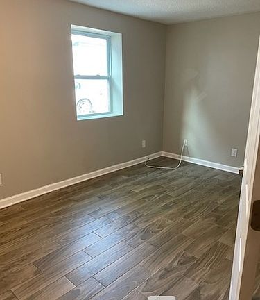 5th image of 626-1 Saint Clair St