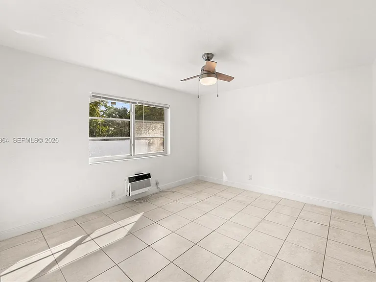 6905 Rue Vendome #8 — Photo 3