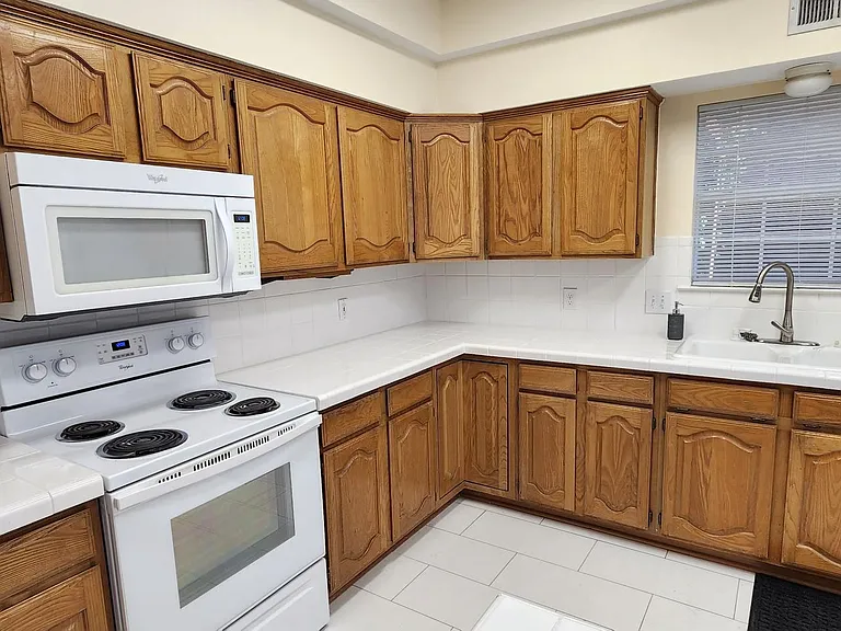 2413 Timber Ridge Ln — Photo 11