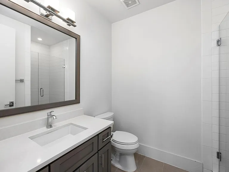 1808 Oakdale St — Photo 7