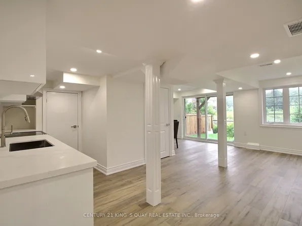 245 Ben Sinclair Ave #Basement, East Gwillimbury, ON L9N 0Z1