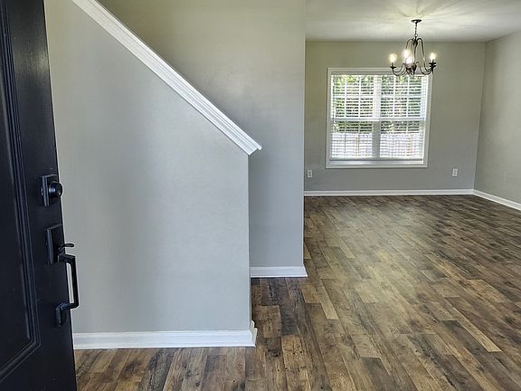 4th image of 43 Derby Ln