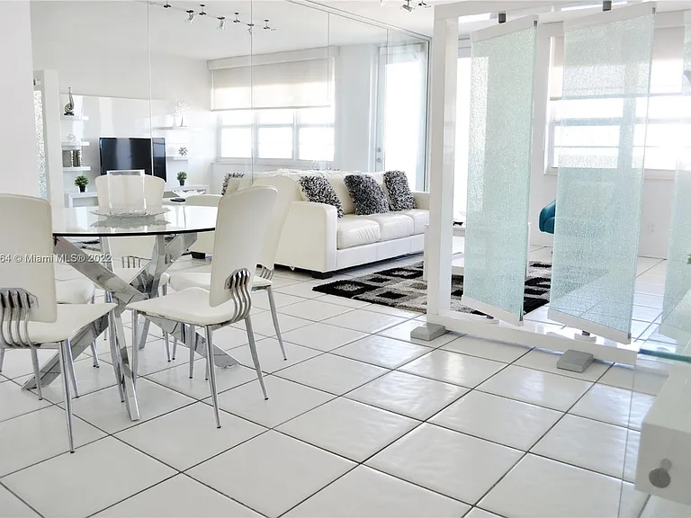 100 Lincoln Rd #910 — Photo 3