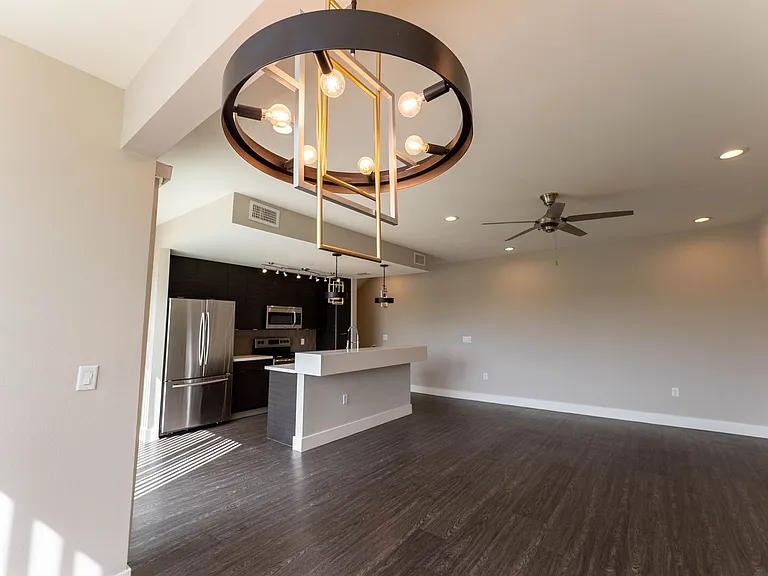 604 N Bluff Dr #127 — Photo 15