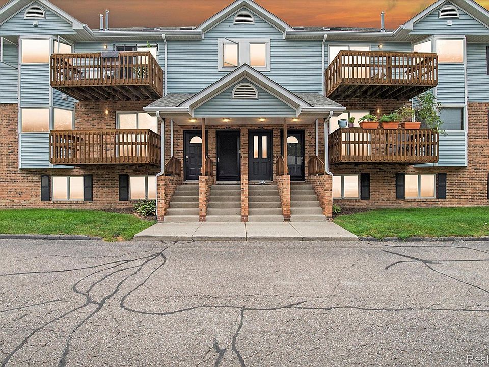 1st image of 281 Pinewood Cir