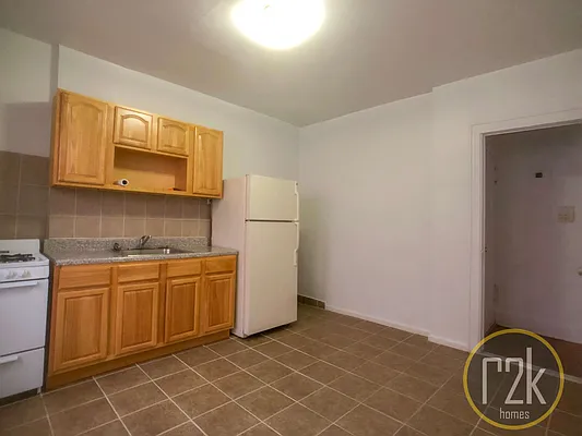 Rented by Realty 2000 Corp | media 20