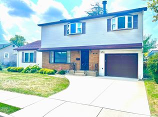 1210 Fulton St, Peru, IL 61354