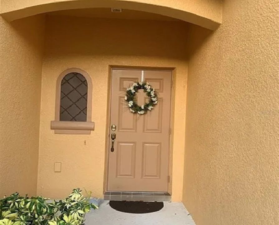 1st image of 2830 Retreat View Cir