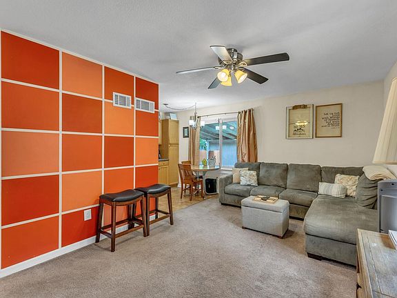 4th image of 2049 Hayes Dr