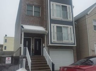 81 Warwick St, Newark, NJ 07105