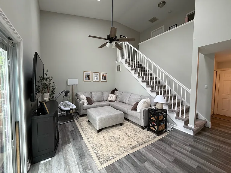1487 S Pembroke Dr #1 — Photo 2