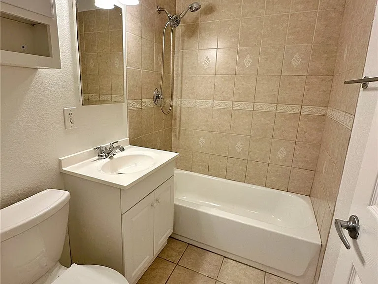 5857 Balcom Ave — Photo 22