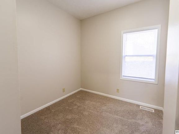 3rd image of 4266 Maple St