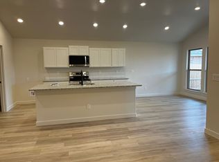 2028 Cottonwood Ave, Wolfforth, TX 79382