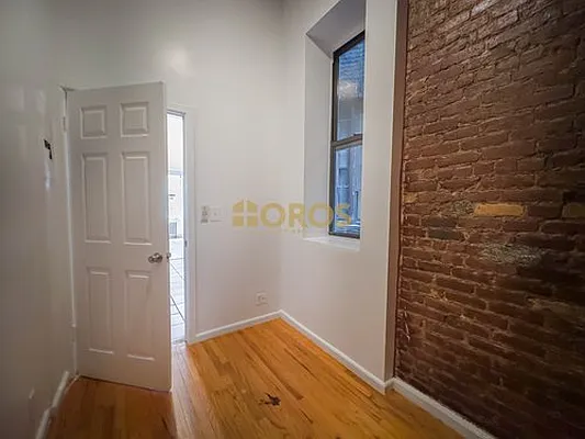 Rented by City Connections Realty | media 10