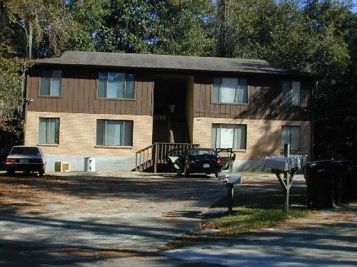 2nd image of 581 Chicopee Ct APT B