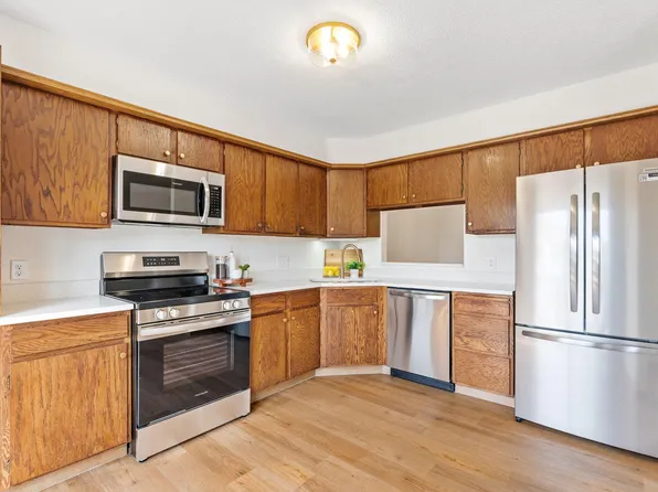 10 94th Cir NW APT 201, Coon Rapids, MN 55448