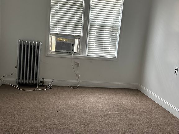 4th image of 3712 Oceanic Ave #2
