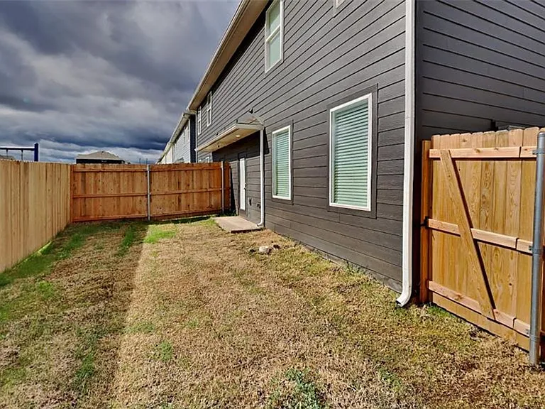 8909 NW 109th Ln — Photo 18