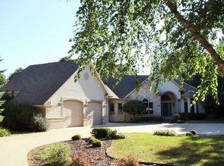 419 Hidden Ridges Way, Combined Locks, WI 54113