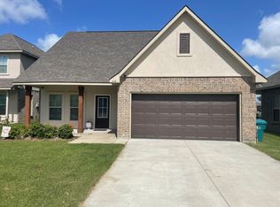 416 Berg Ct, Youngsville, LA 70592